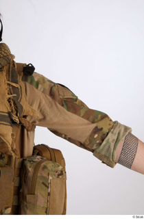 Waylon Crosby Army Pose A arm details of uniform upper…